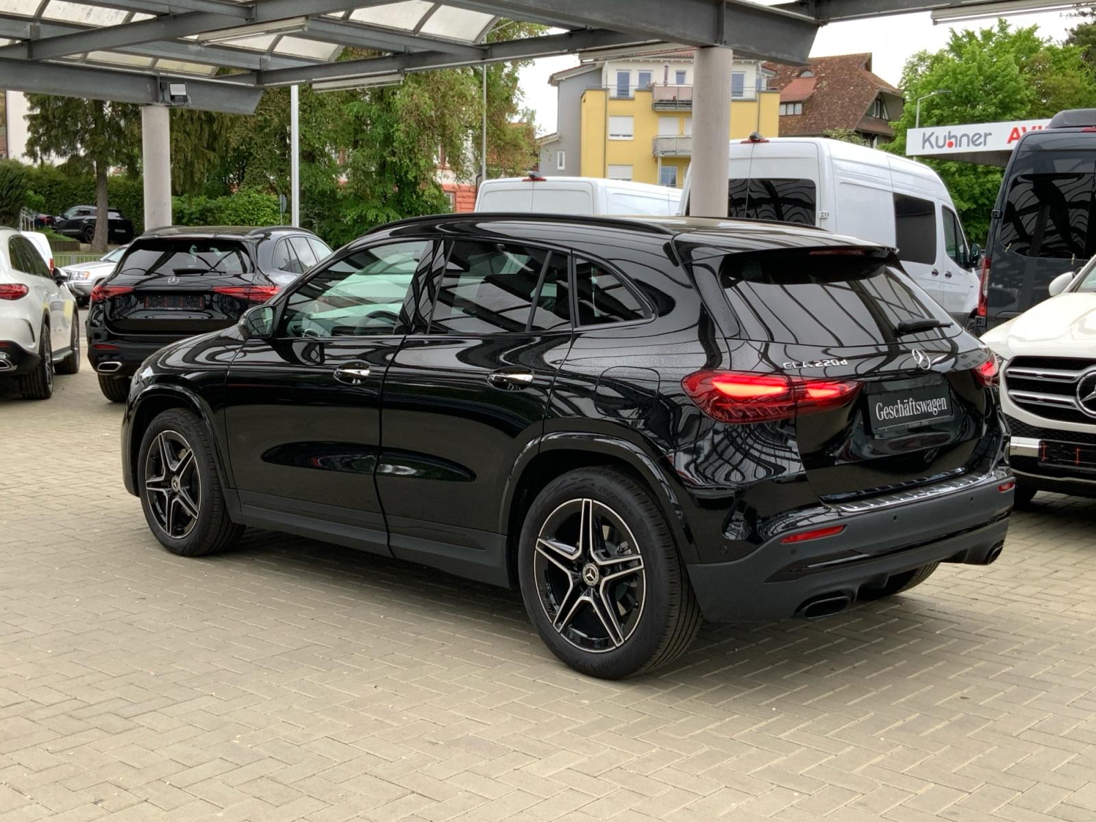 Mercedes-Benz GLA 220 d 4M AMG+AMBIENTE+DISTRO+NIGHTP.+MBUX