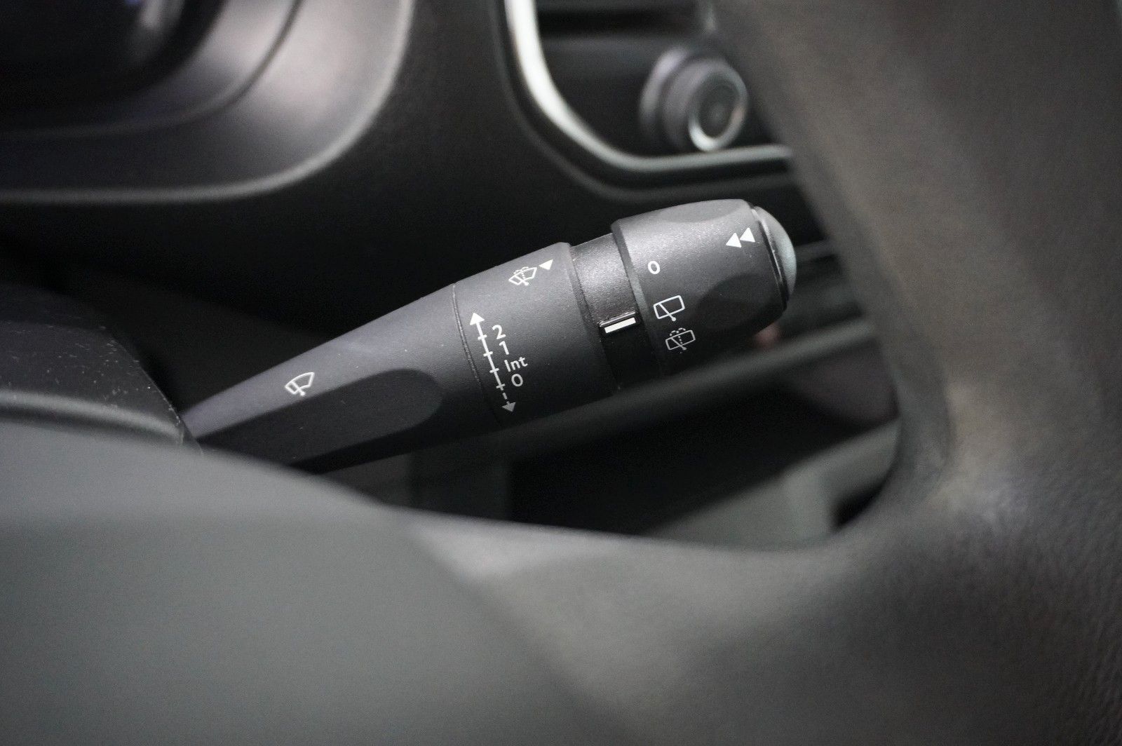 Fahrzeugabbildung Opel Vivaro C Kombi 2.0D "L" 9-SITZER NAVI/TEMP./DAB+