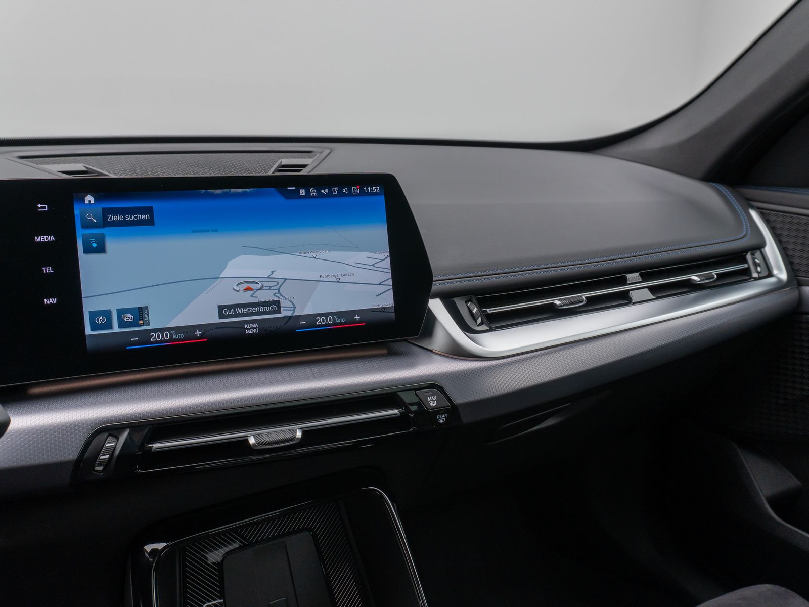 Fahrzeugabbildung BMW iX1 xD30 M Sport Panoram 360°HUD DAB AHK Komfort