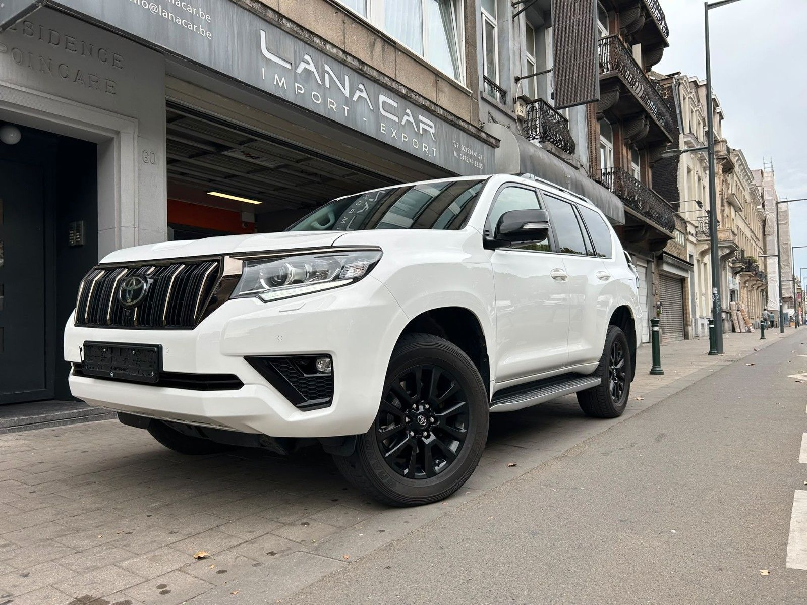 Toyota Land Cruiser 2.8 D-4D BLACK EDITION