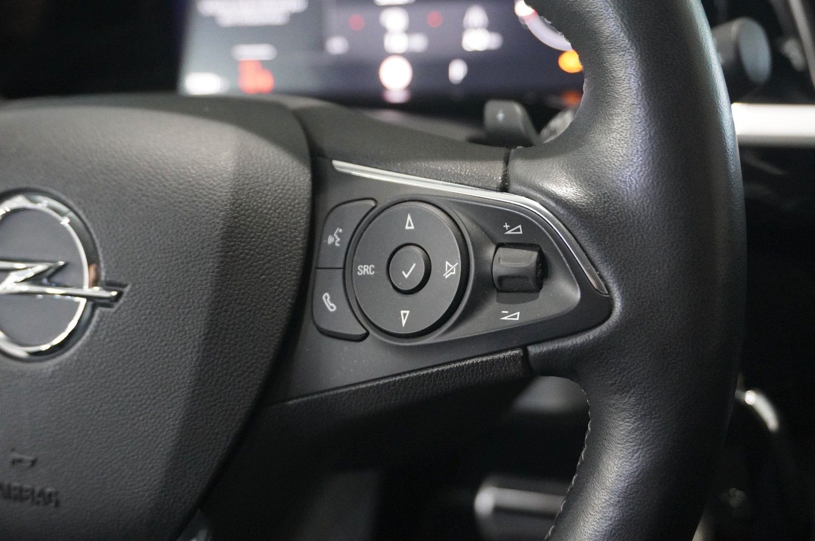 Fahrzeugabbildung Opel Grandland (X) 1.2T GS LINE NAVI/LED/KAMERA/DAB+