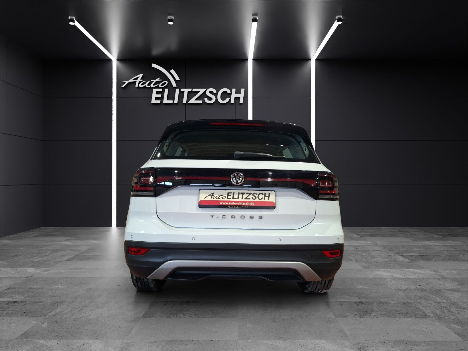 Fahrzeugabbildung Volkswagen T-Cross TSI Life AHK Navi ACC PDC SH 17"