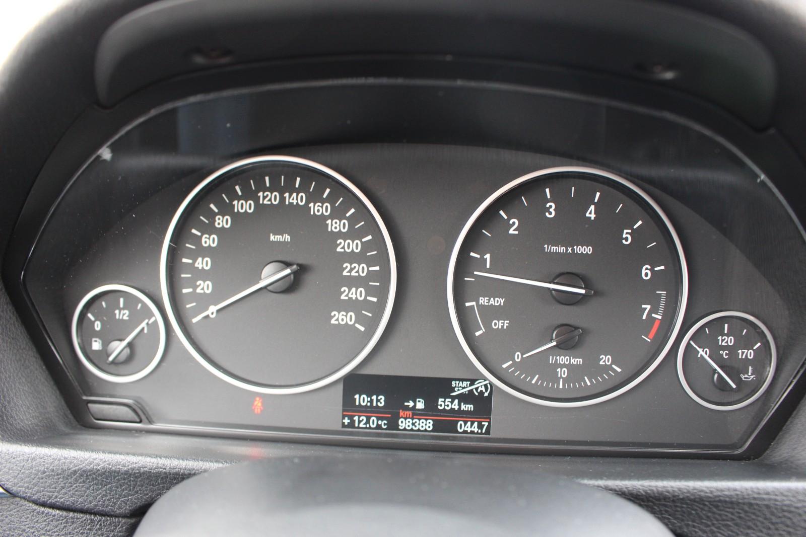 BMW 335i Touring 306 ch 6 cylindres • Boîte manuelle 6 • GPS • Xénon • Attelage • Hayon électrique