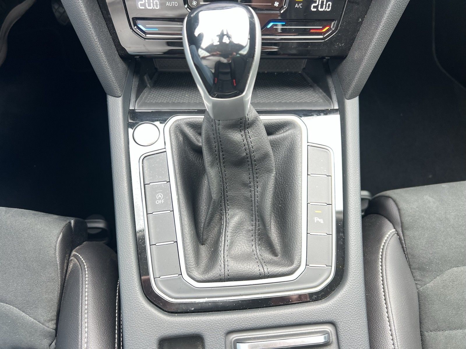 Fahrzeugabbildung Volkswagen Passat Variant TSI Elegance Matrix Navi ACC RFK