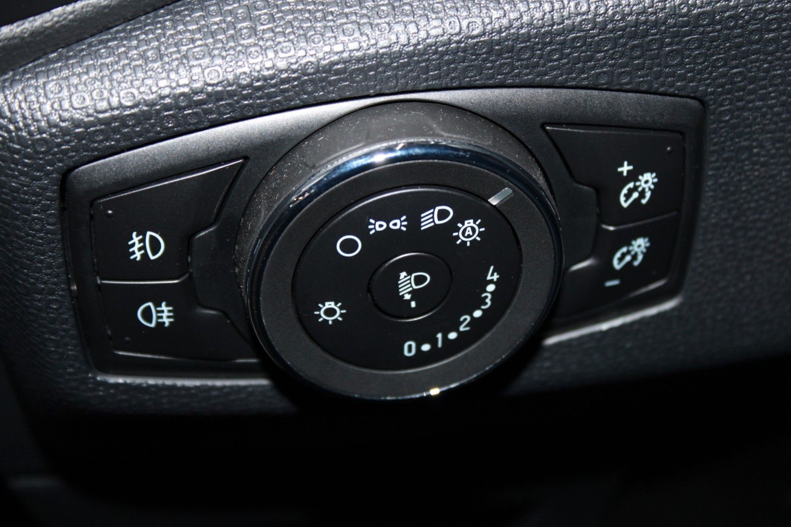 Fahrzeugabbildung Ford EcoSport ST-Line LED NAVI Winter FahrerAssistenz