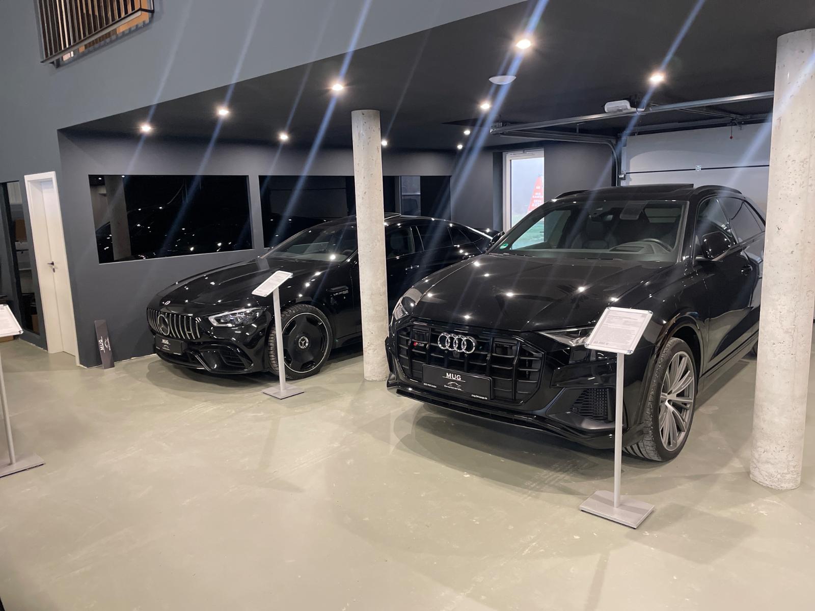 showroom-image-top