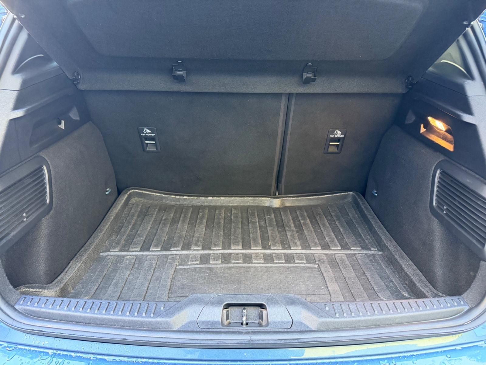 Ford Focus  ST-Line/SPORTPAKET/AHK/ACC/PANORAMA
