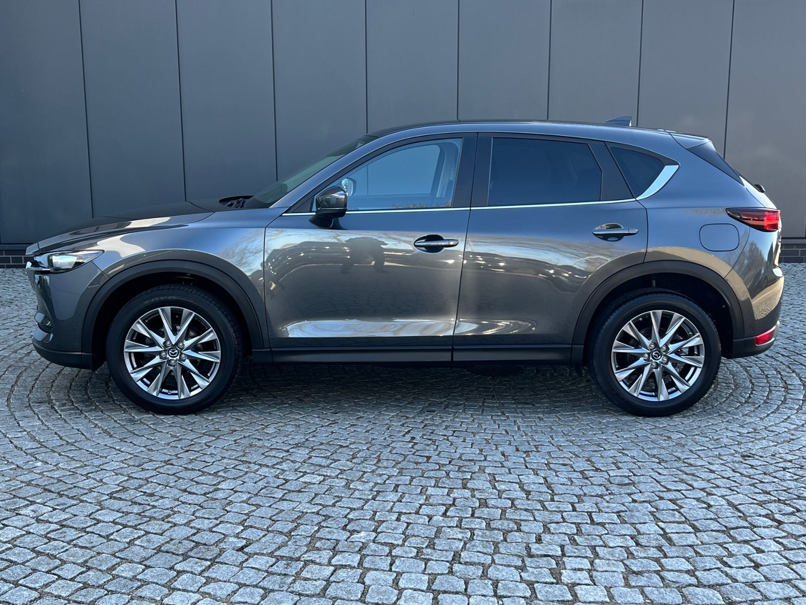 Fahrzeugabbildung Mazda CX-5 Advantage 2.0 SKYACTIV-G 2WD *LED, Navi, Kl
