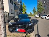 Volvo XC90 Momentum AWD 7 Sitzer 28400 € - Volvo XC90 von privat