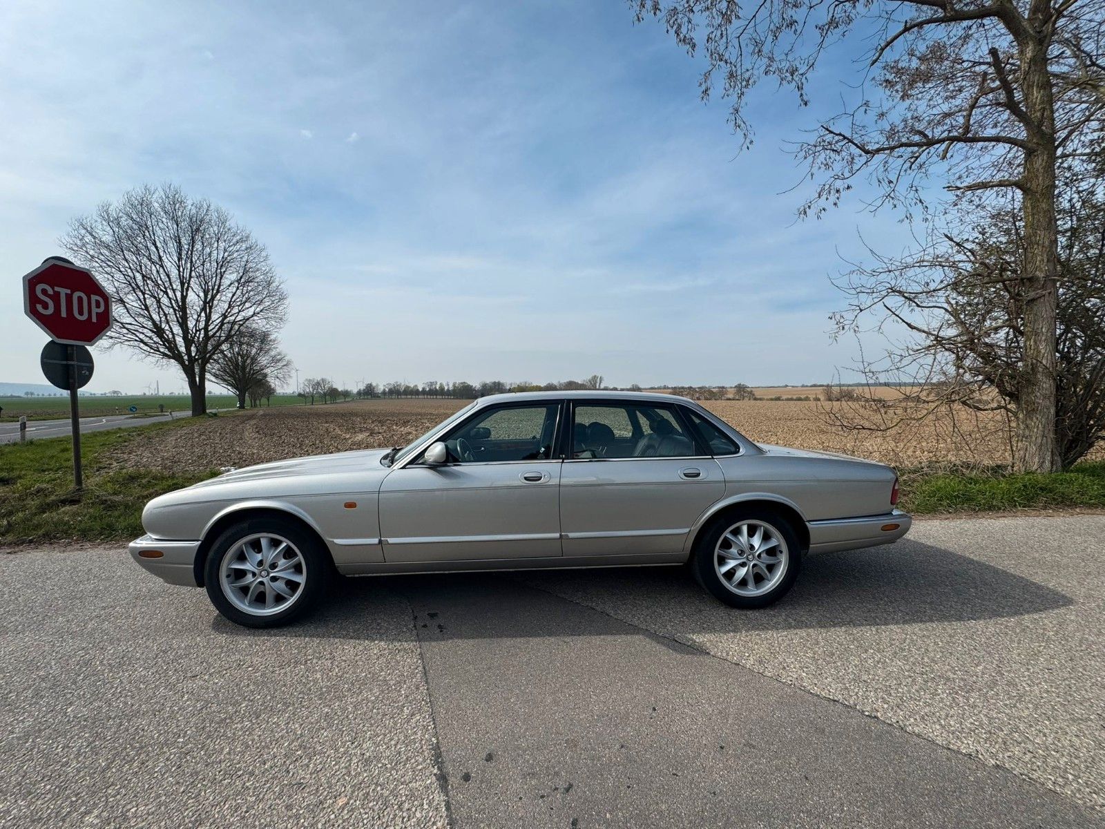 Fahrzeugabbildung Jaguar XJ8 3.2 Executive