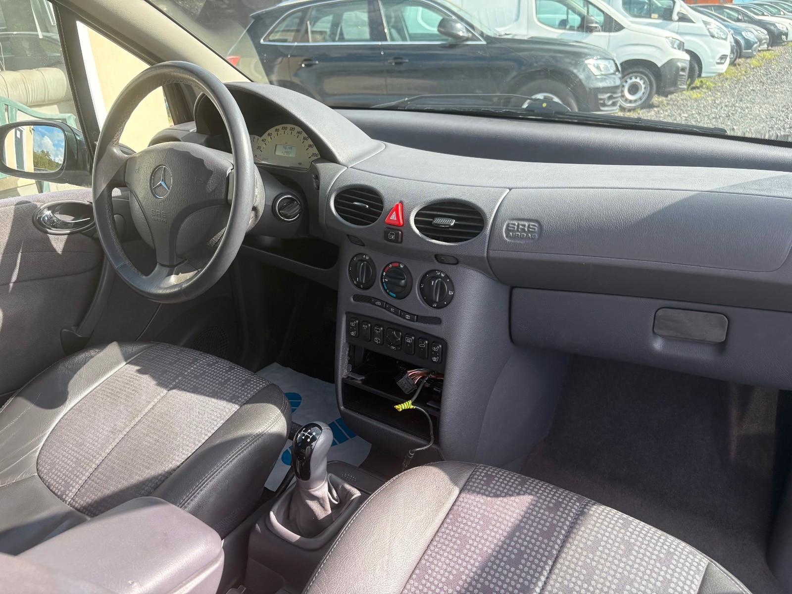 Mercedes-Benz A 190 AVANTGARDE Panorama Klima TÜV 09/2028 LMR
