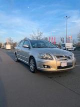 Toyota Verkaufe Toyota NEU TÜV 06.27 - Toyota Avensis in Osnabrück