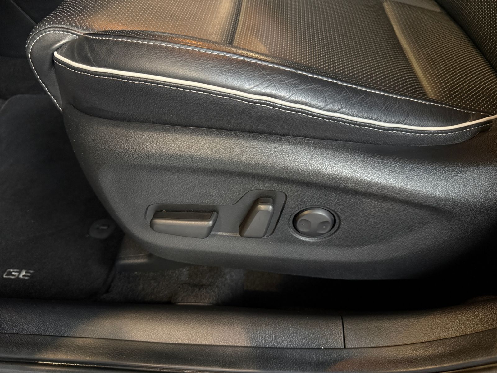 Fahrzeugabbildung Kia Sportage Black Edition AWD JBL LED NAVI