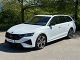 Skoda 2.0TSi 195kW RS DSG NAVI DCC PADACH eHK LM19"AHK