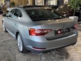 Skoda Superb Style 4x4/AHK/Pano/Memory/Lane/R-Cam/Totw - Skoda Superb Style mit Benzin-Antrieb