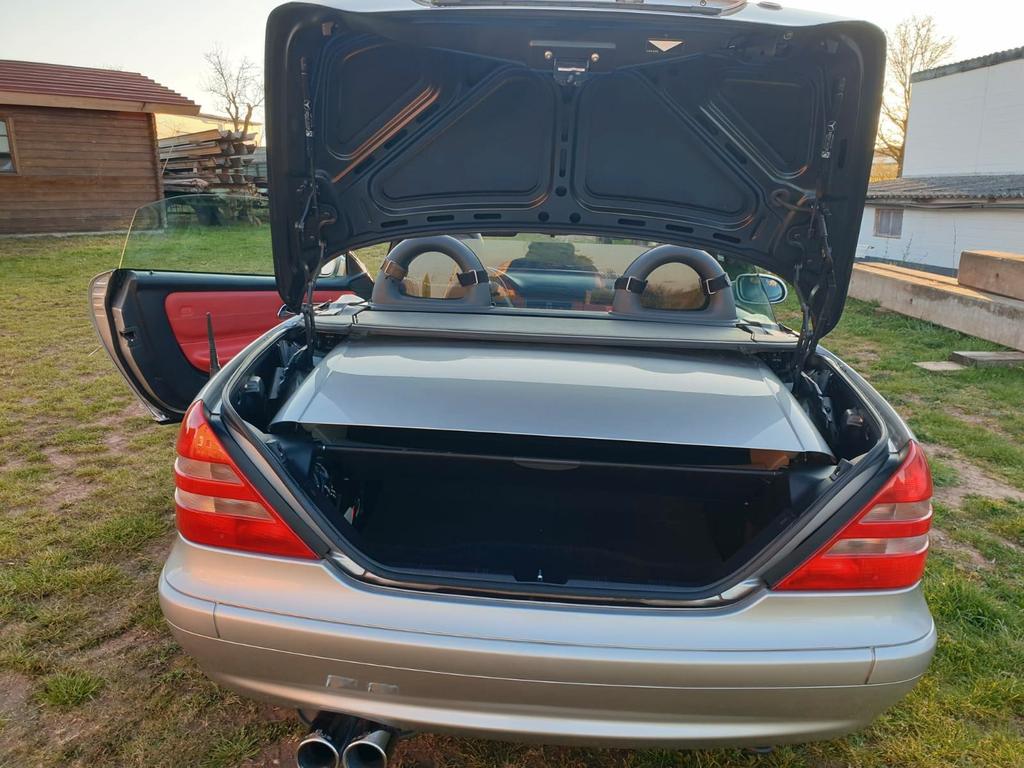 Mercedes-Benz SLK 230