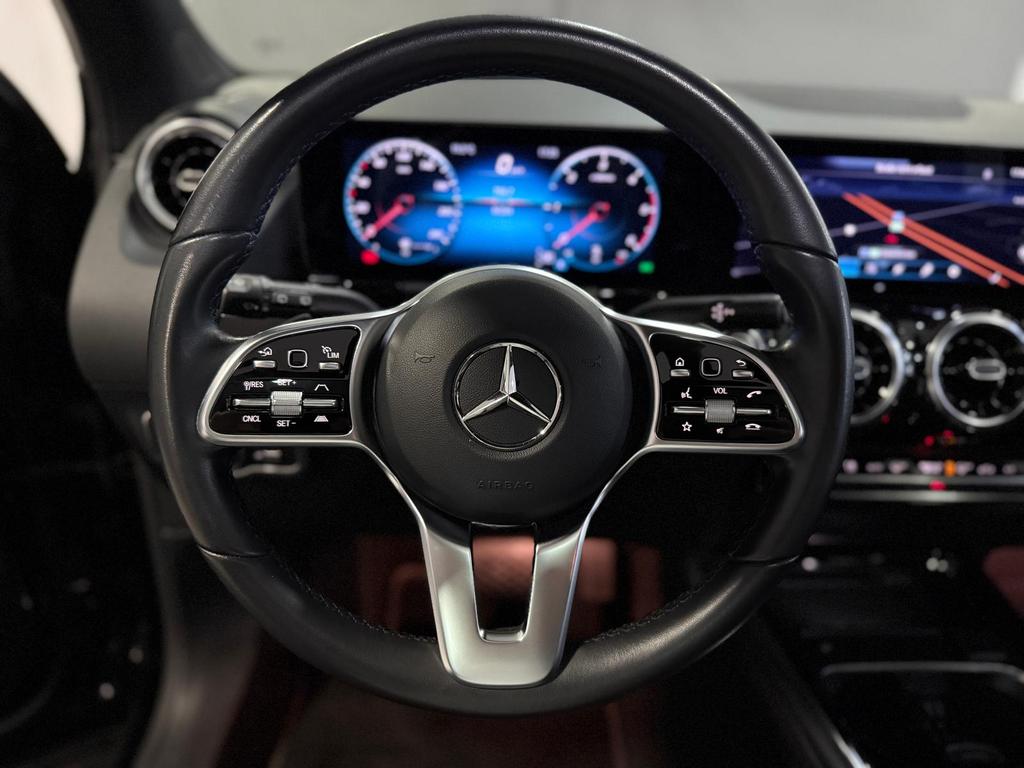 Mercedes-Benz GLA 220