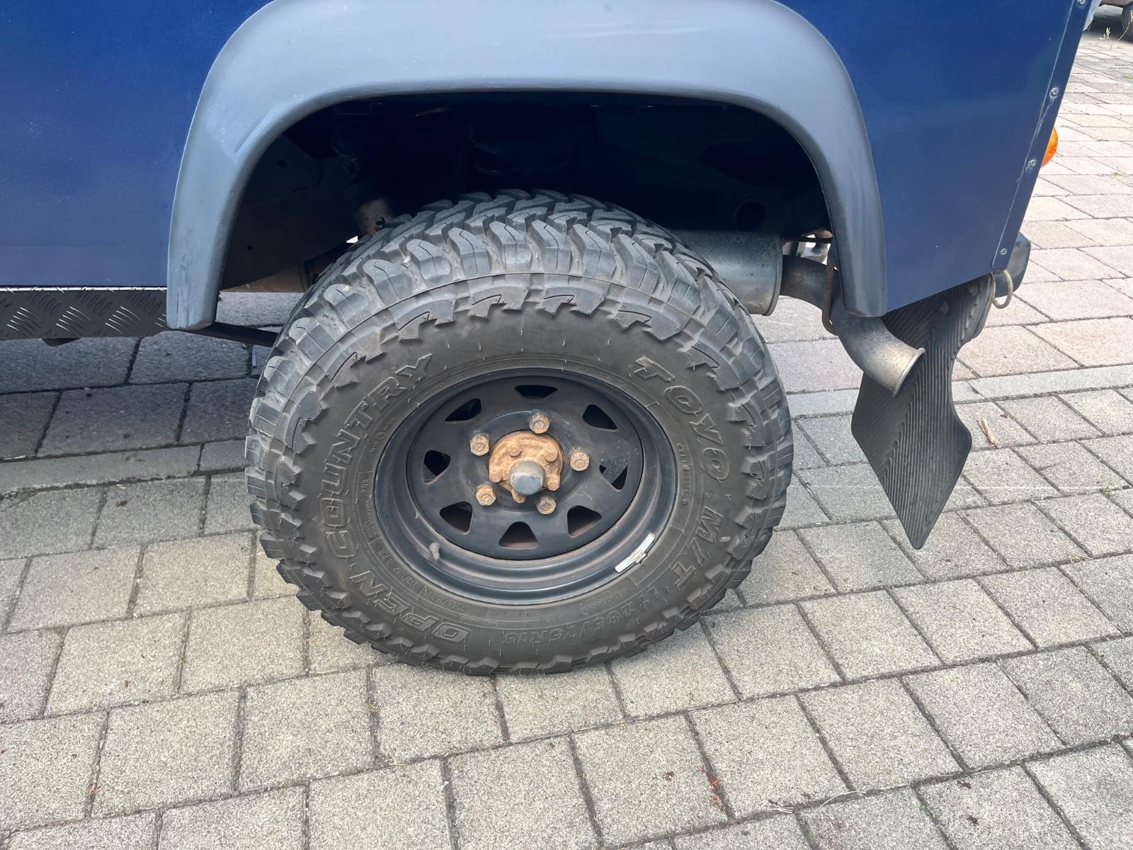 Land Rover Defender 2.5 TD5 90 E 122ch - Empattement court - CT récent - Carnet entretien - Attelage