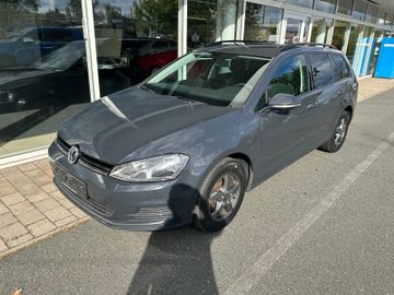 Volkswagen Golf - 2