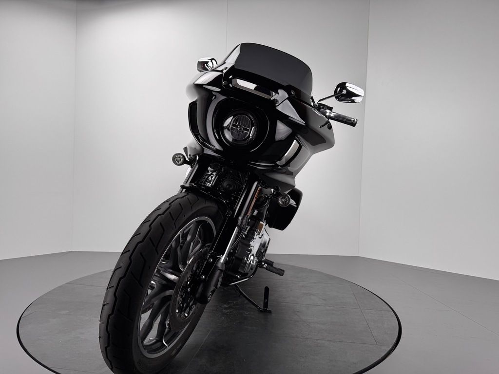 Fahrzeugabbildung Harley-Davidson LOW RIDER ST FXLRST *NEUWERTIG