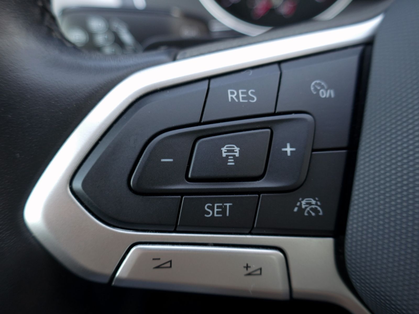 Fahrzeugabbildung Volkswagen Passat Variant Business 2.0 TDI DSG | LED RFK