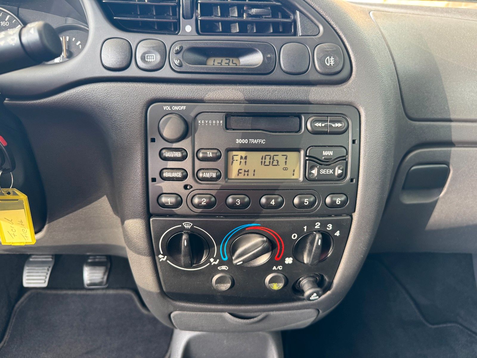 Fahrzeugabbildung Ford Fiesta 1.3 Klima/TÜV 8-27/Fast 1.Hd/40 Tkm