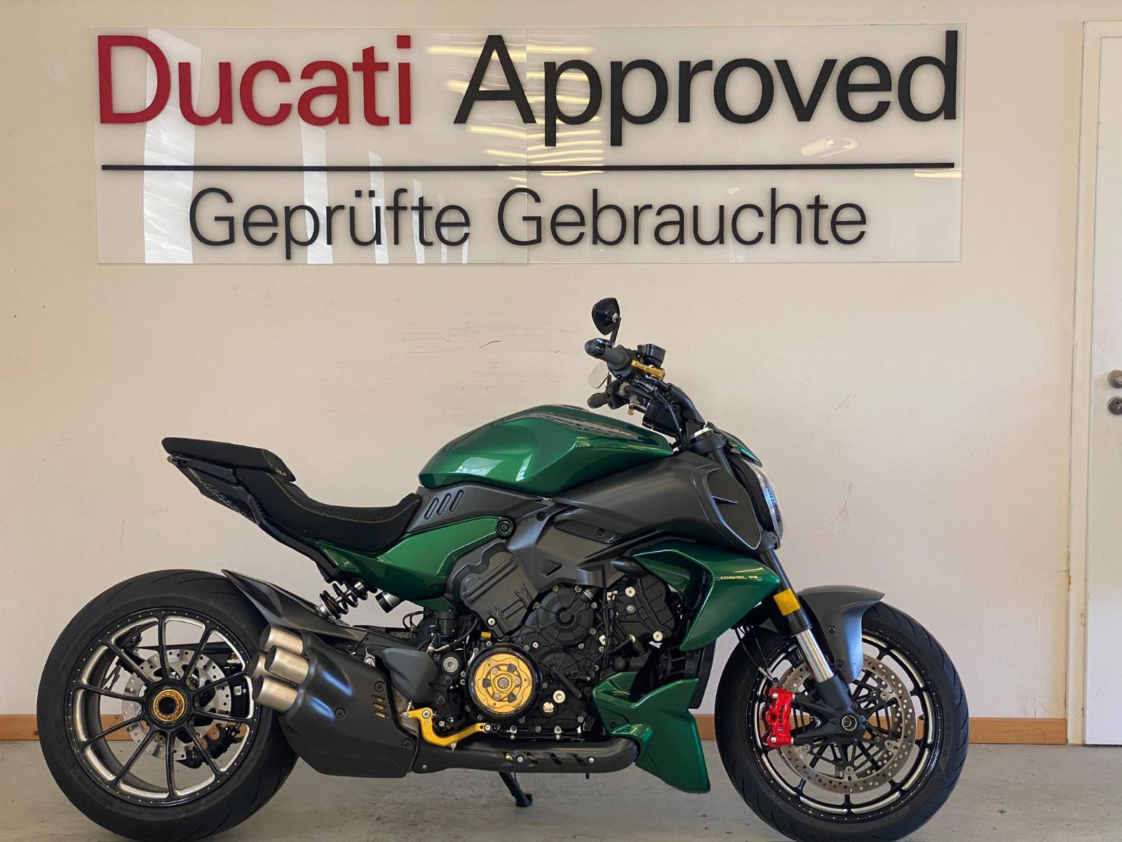Ducati Diavel V4 Bentley Green