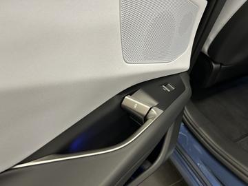 2025 BMW IX3 缩略图 14