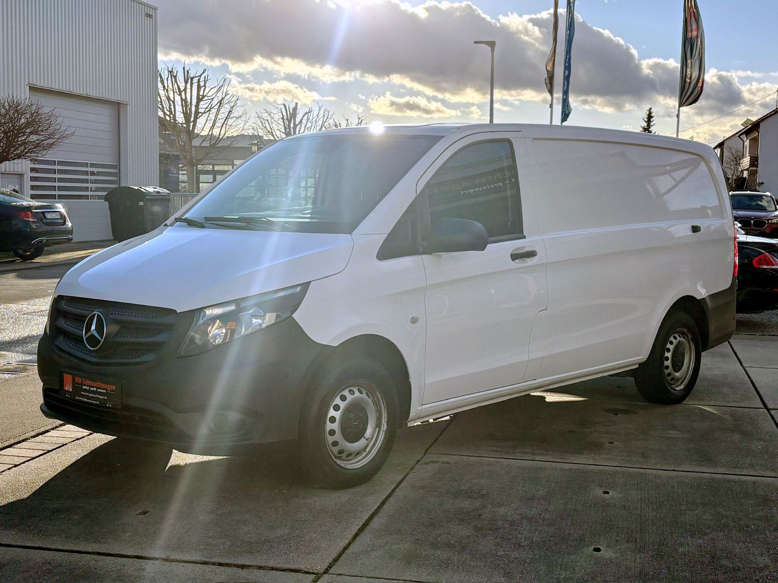 Fahrzeugabbildung Mercedes-Benz Vito Kasten 116 CDI RWD lang PDC Temp. AHK Klima
