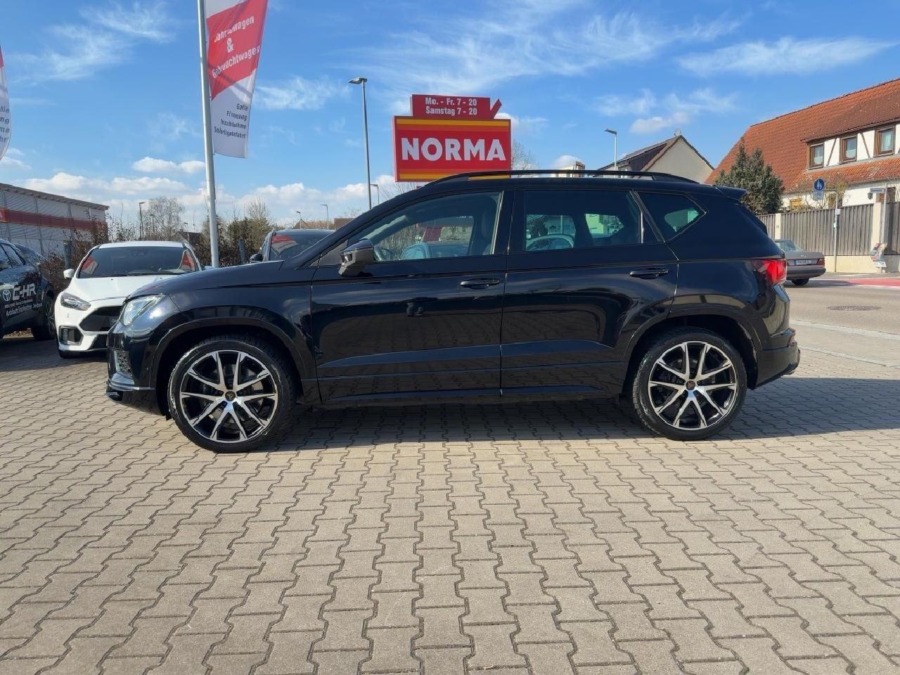 Fahrzeugabbildung CUPRA Ateca 2,0 TSI Basis 4Drive 300PS *inkl AHK+Pano*
