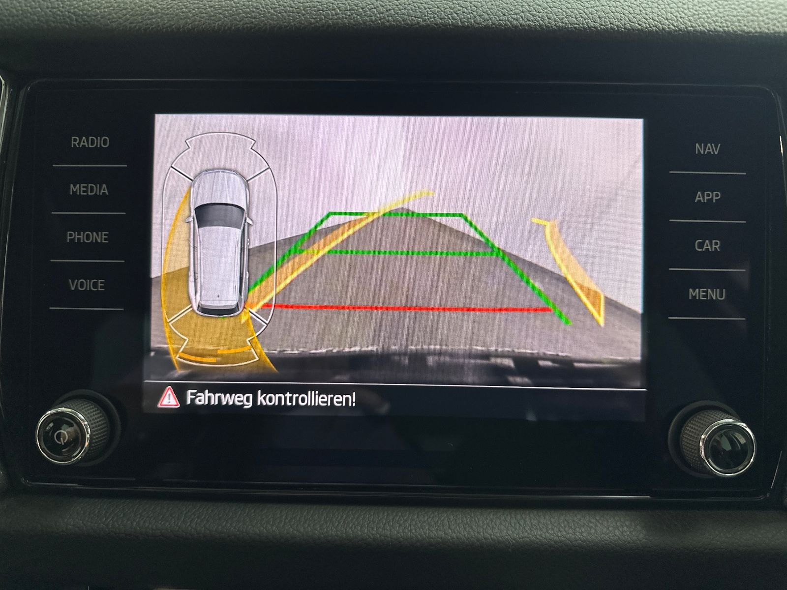 Fahrzeugabbildung SKODA Kodiaq 2.0 TDI DSG Style NAV+LED+19ZO+KAMERA+AHK