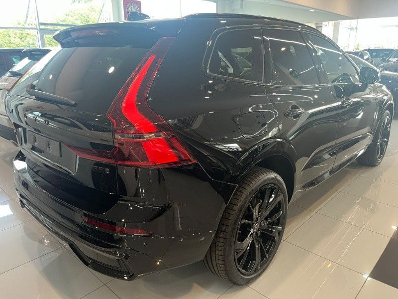 Volvo VOLVO XC60 B5 AWD automatico Plus Black Edition imagem 3