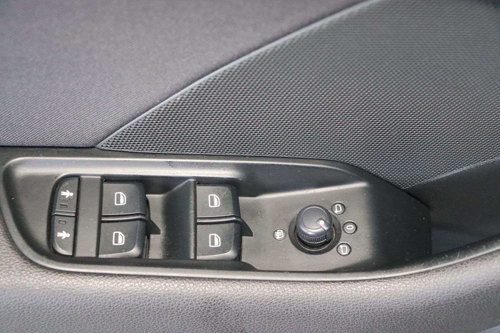 Fahrzeugabbildung Audi A3 1.4 TFSI Ambiente Sportback * Navi * Bi-Xenon