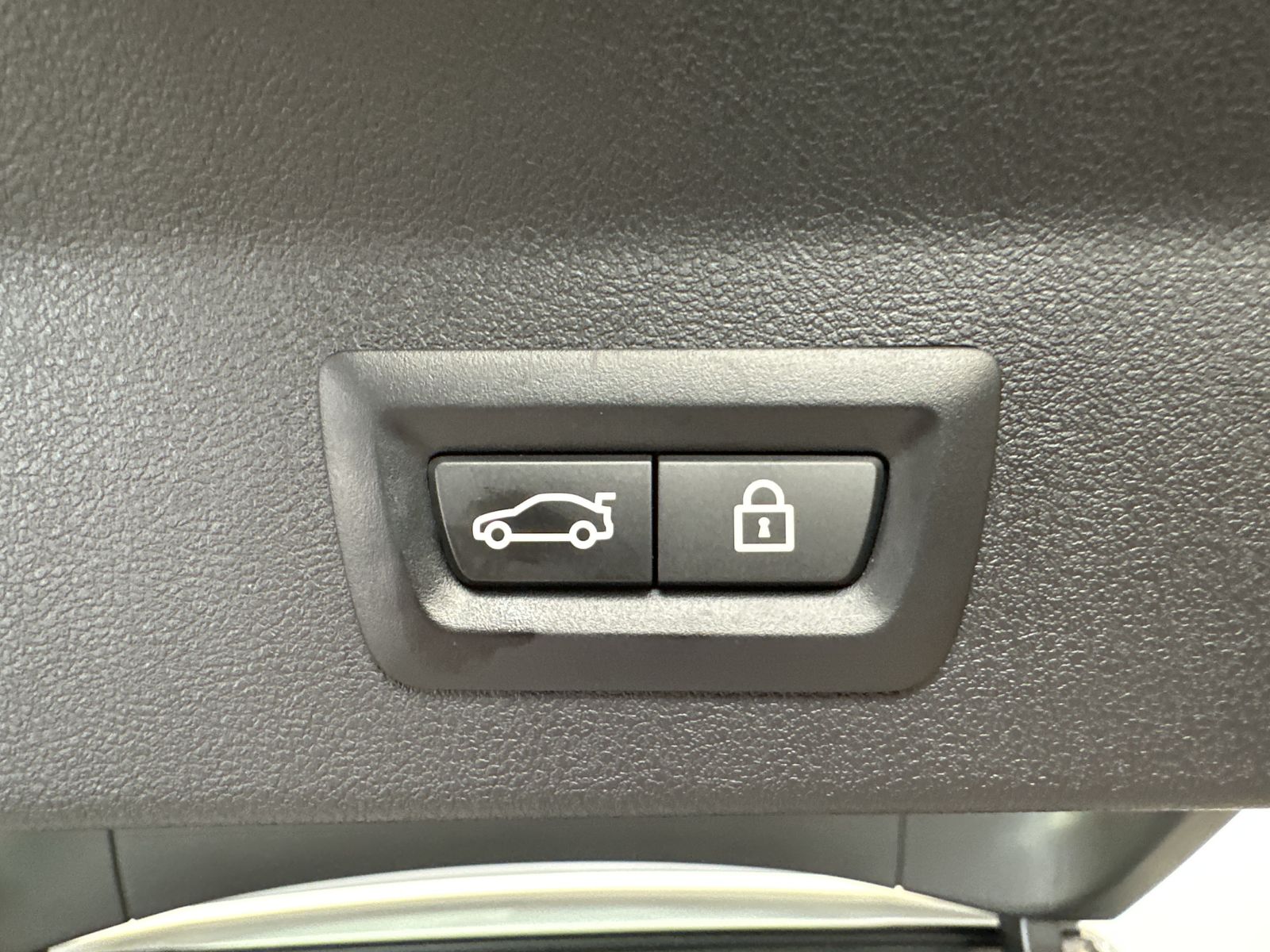 Fahrzeugabbildung BMW X3 xDrive30e M-Sport NAV+LED+ACC+PANO+360°+20ZO