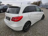 Mercedes-Benz B 180 BE SPORT-PAKET+XENON+NAVI+SPIEGEL-P.+AHK - Mercedes-Benz B 180: Sport