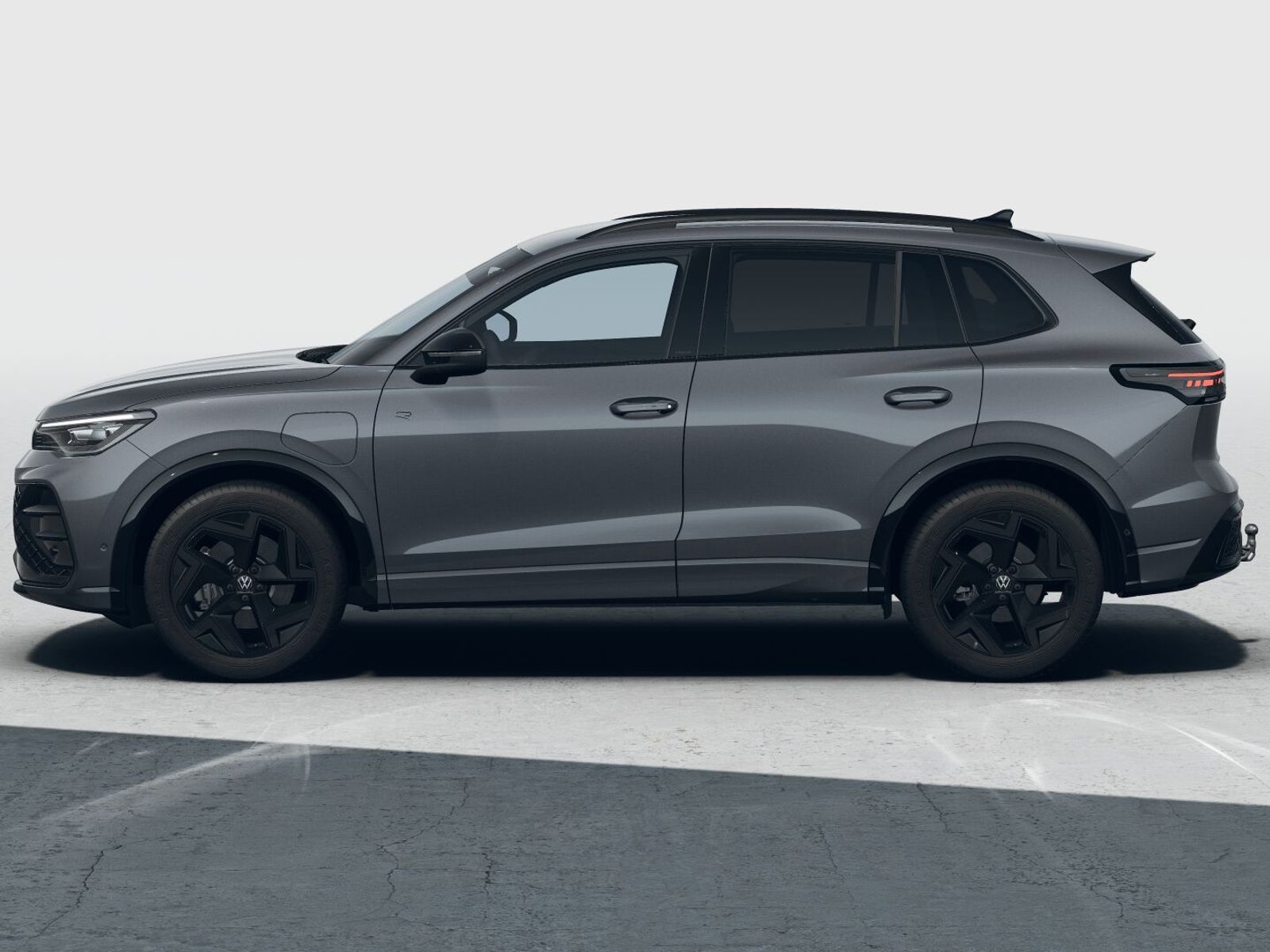 Fahrzeugabbildung Volkswagen Tiguan  R-Line 1.5 eHybrid DSG *AHK, Black Style