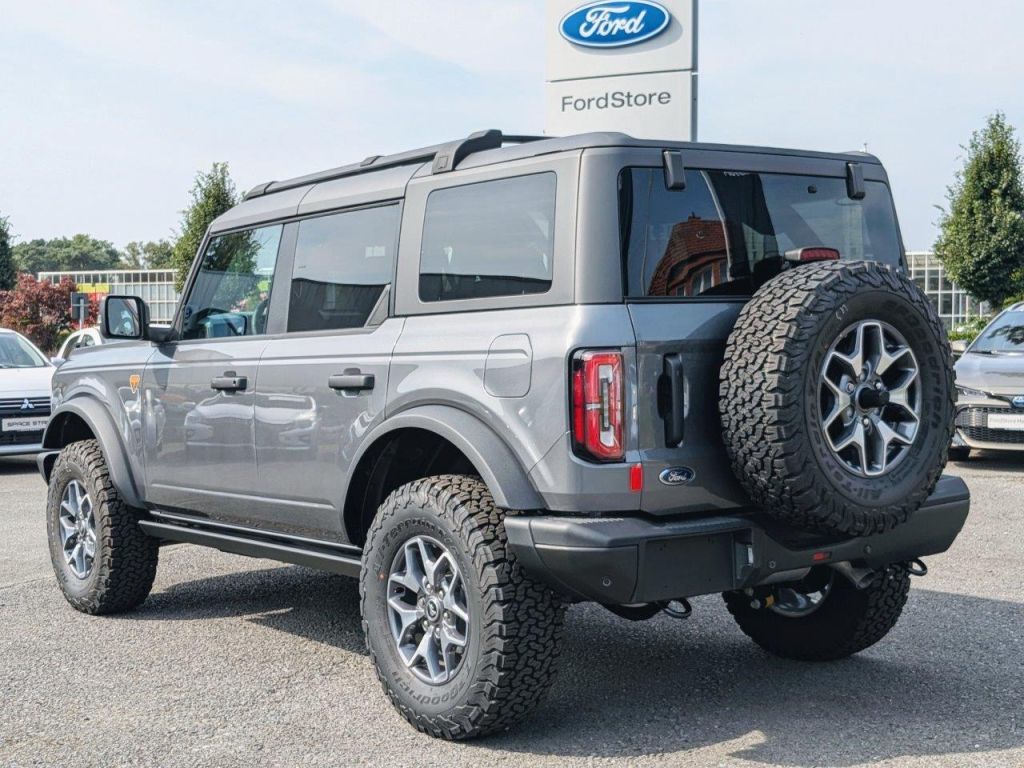 Fahrzeugabbildung Ford Bronco Badlands V6 Ecoboost 4x4