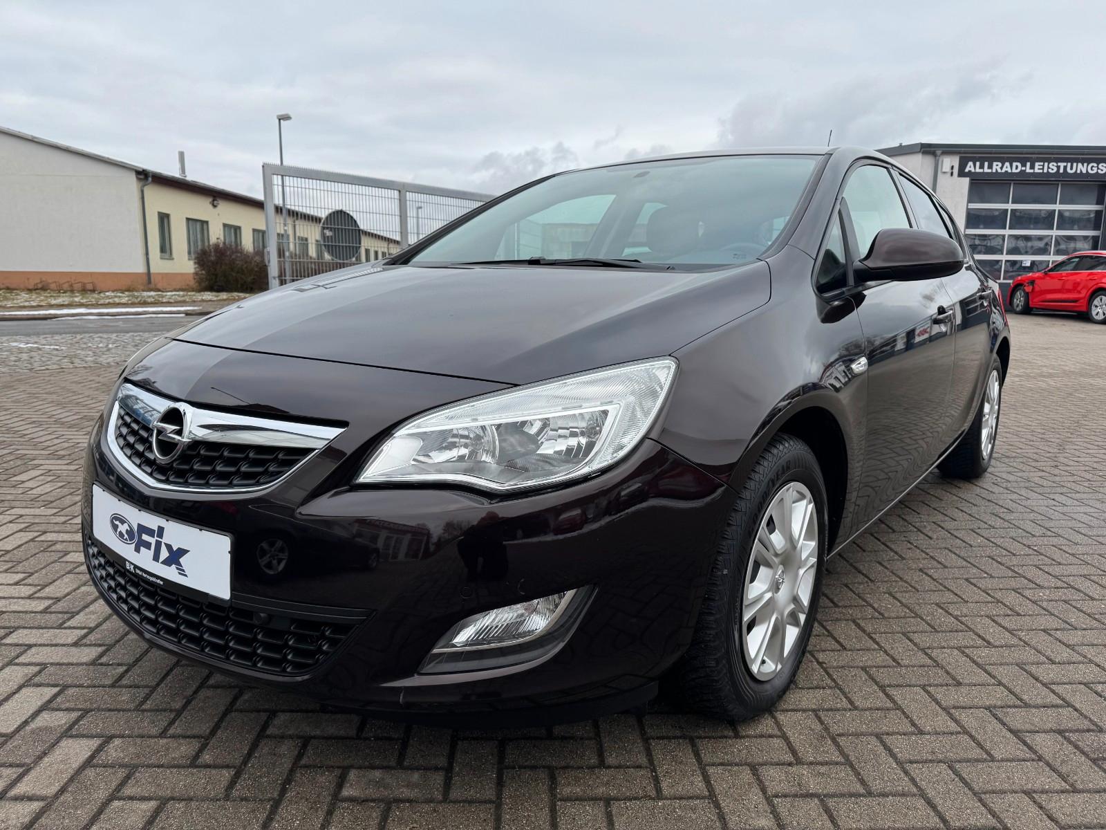 Opel Astra J Lim. 5-trg. Design Edition *Komfort+PDC*