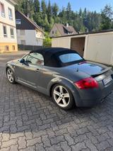 Audi TT Roadster 1.8T quattro 165 kW - - Audi TT aus 2000: Roadster
