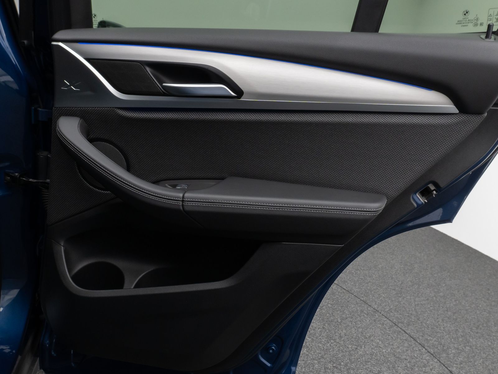 Fahrzeugabbildung BMW X3 xD20d xLine Kamera Panorama DAB HUD HiFi AHK