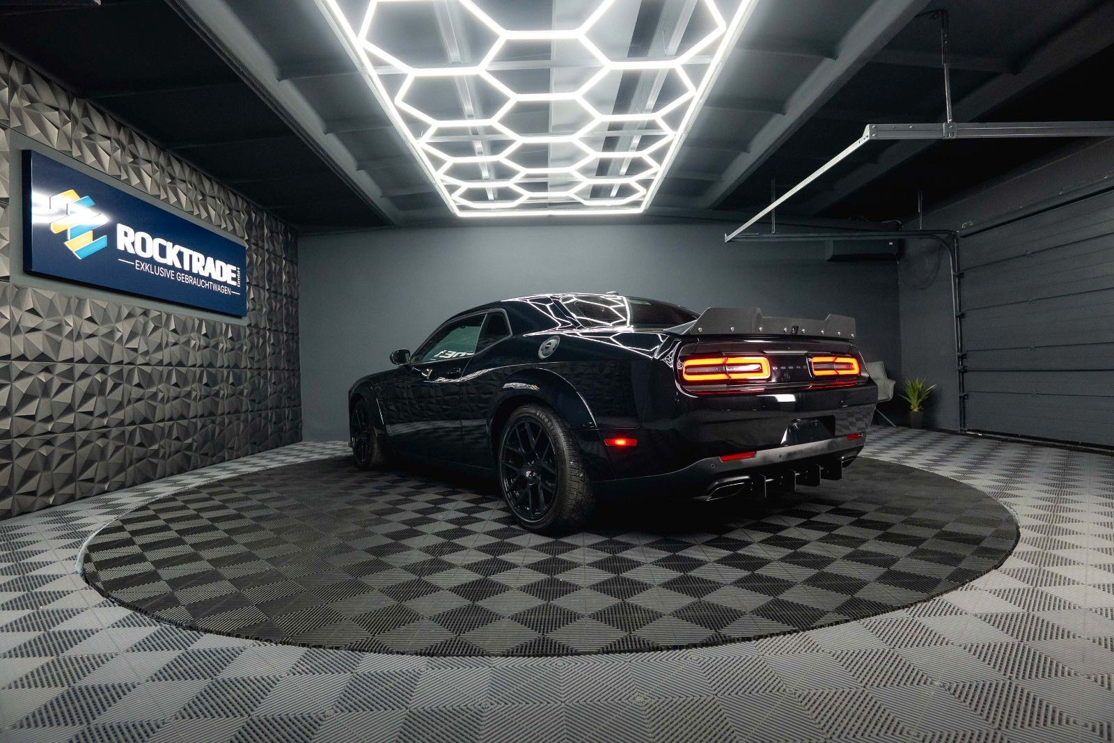 Fahrzeugabbildung Dodge Challenger 5.7 V8 R/T SRT WIDE BODY *LED*19%*