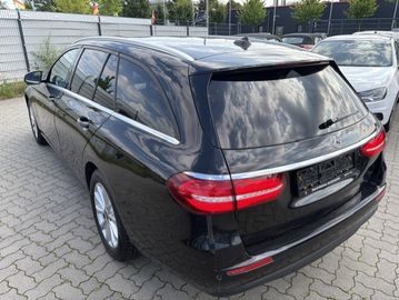 Mercedes E 200 - 3