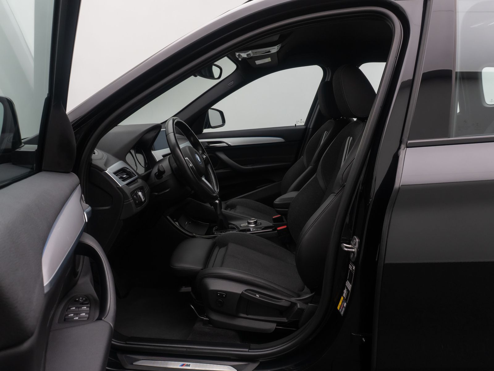 Fahrzeugabbildung BMW X1 xD25e M Sport Navi LED DAB GeschwindigReg 18"