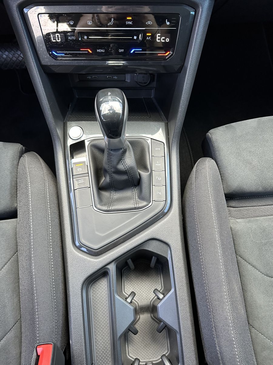 Fahrzeugabbildung Volkswagen Tiguan 1.4 TSI DSG Life eHybrid NAV+LED+AHK+18ZO