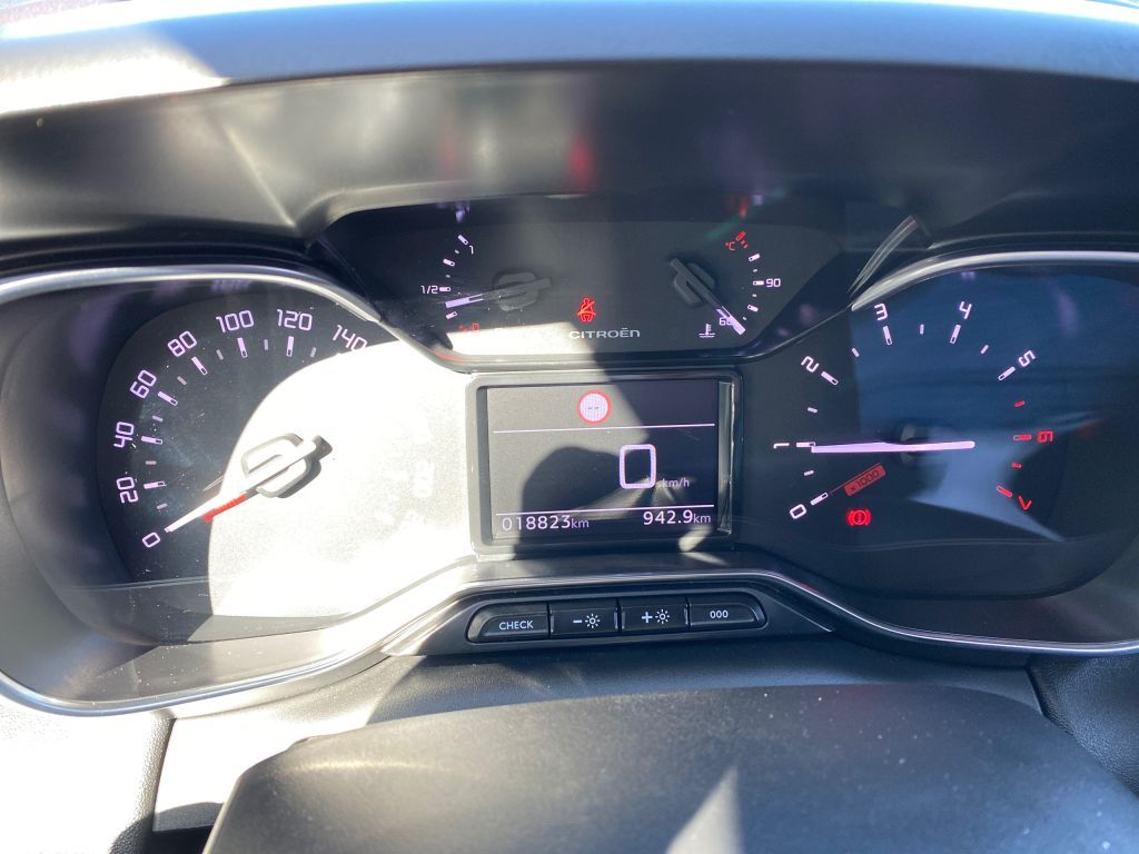 Fahrzeugabbildung Citroën C3 Aircross PureTech 110 PLUS *Allwetter*Navi*