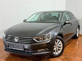 Volkswagen Passat Limo Navi Kamera Digital Tacho ACC Ahk - Volkswagen Passat in Frankfurt (Main)