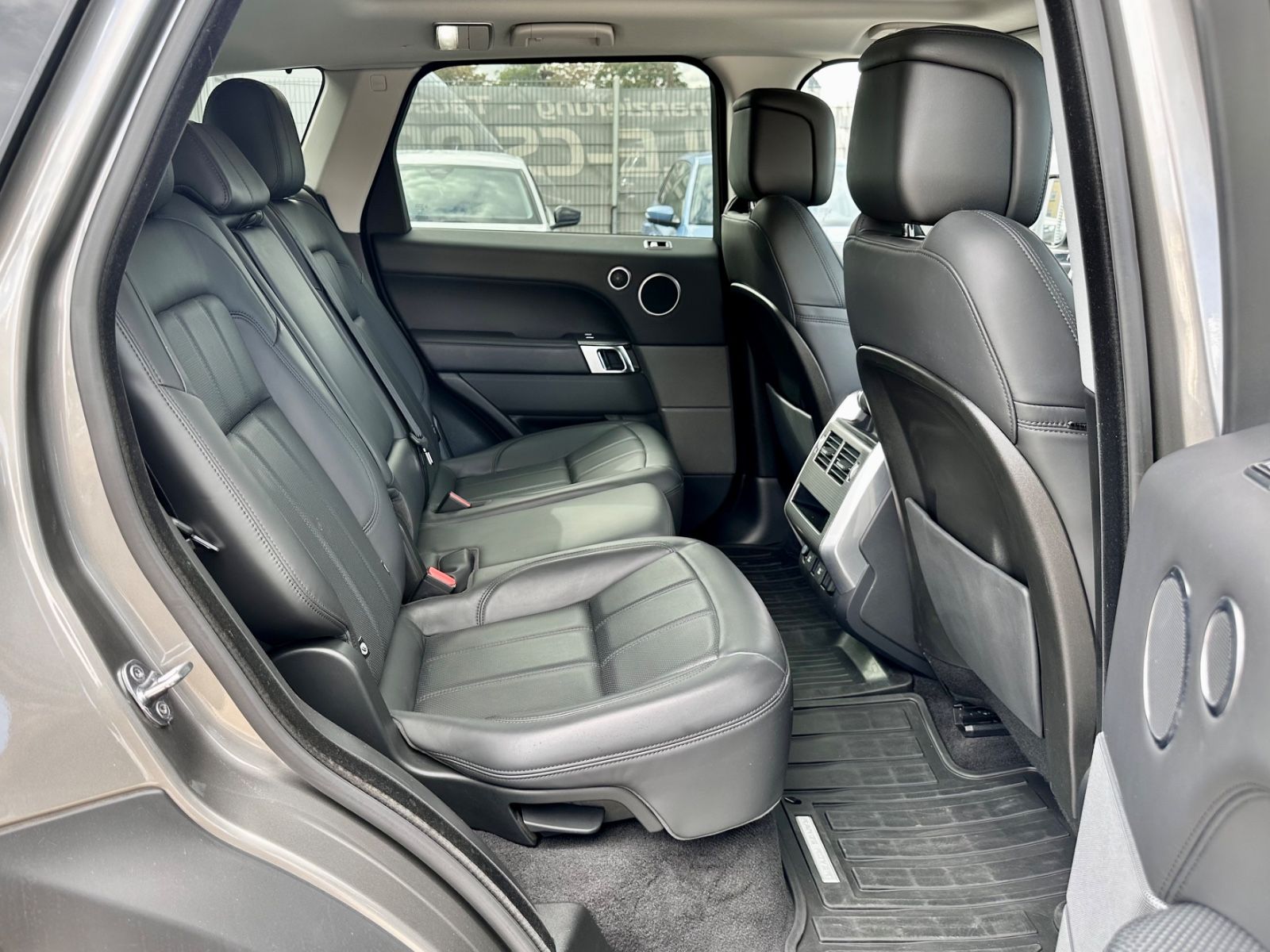 Fahrzeugabbildung Land Rover RANGE ROVER SPORT HSE DYNAMIC*MOD.2019*