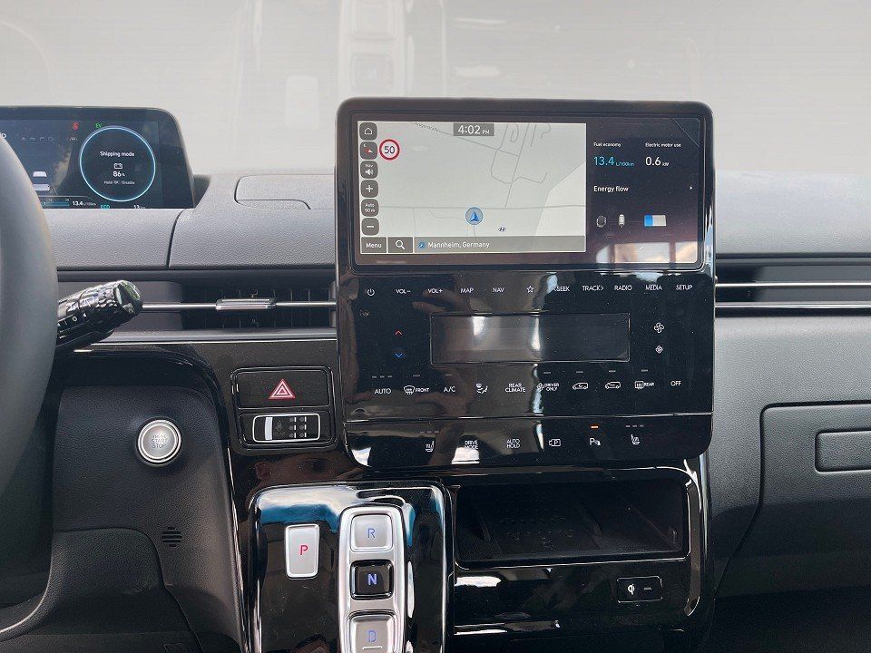 Fahrzeugabbildung Hyundai STARIA Hybrid 9-Sitzer TREND 18 Easy-Access-Pake