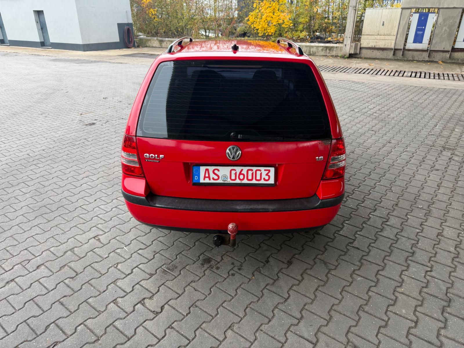 Volkswagen Golf 2005 — салон