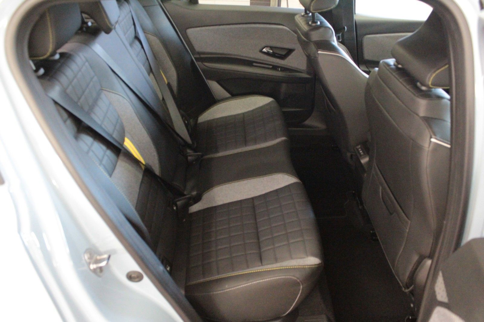 Fahrzeugabbildung Renault R 4 150 Comfort Range Iconic *Vollausstattung*